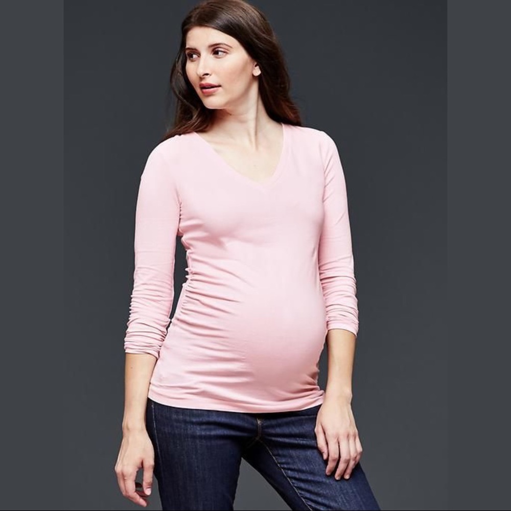 Gap Maternity Pure Body V-neck T-shirt Size M